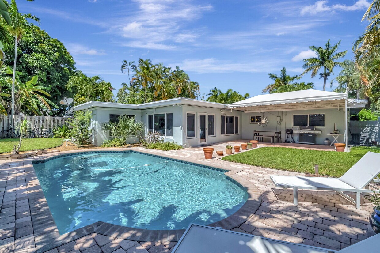 Foto principal - 301 NW 3rd Ct