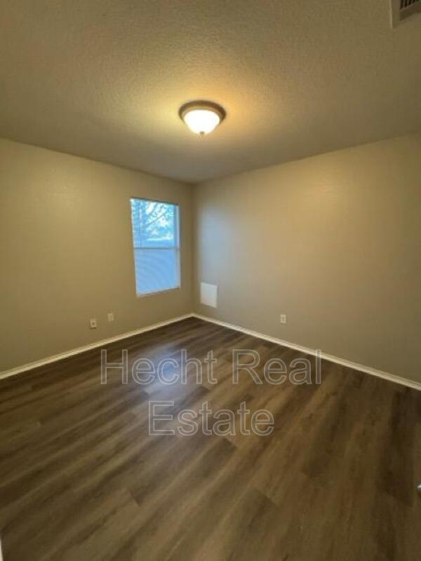 Foto del edificio - 12309 Drummond Dr