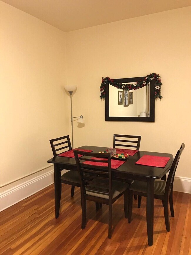 Foto del edificio - 1463 Beacon St