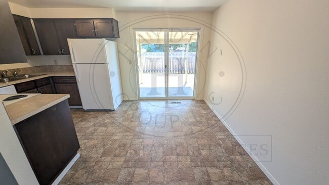 Building Photo - 3134 Brittany Dr
