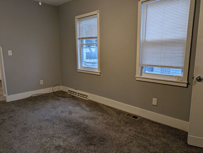 Building Photo - 1955 W 58th-Lower