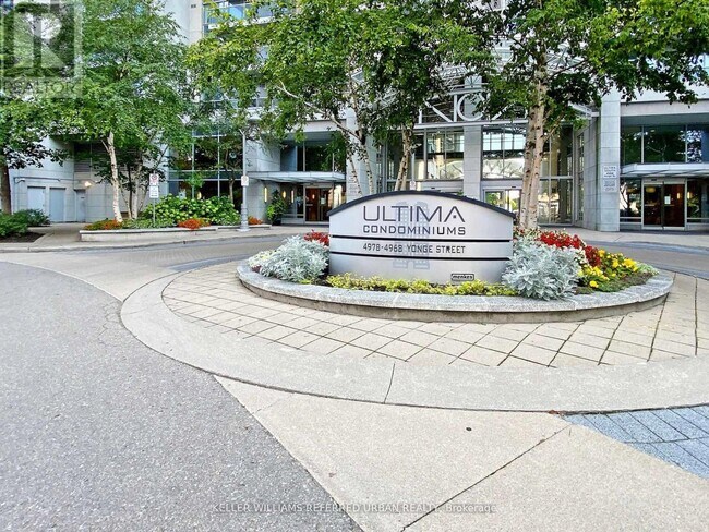 Photo du bâtiment - 4978 Yonge St