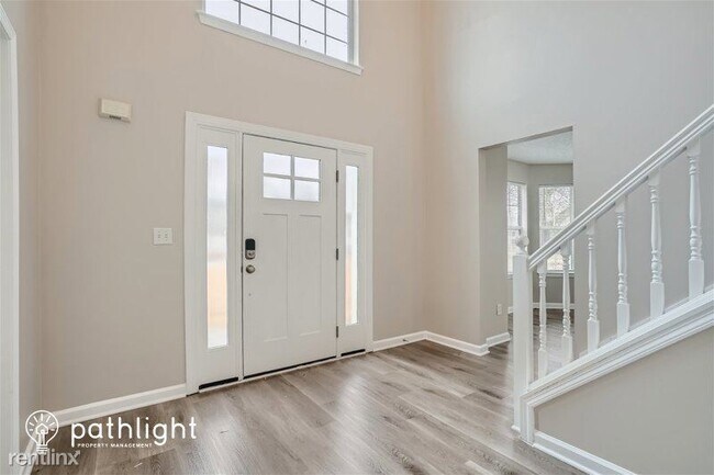 Building Photo - 5 br, 3 bath House - 63 Silvergrass Drive ...