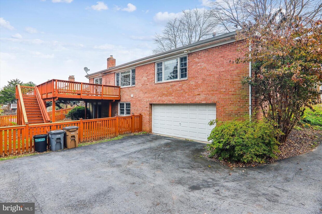 20 Orchard Way N, Rockville, MD 20854 House Rental in Rockville, MD