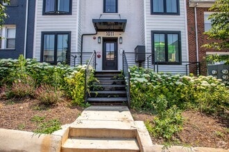 Building Photo - 1011 18th St NE