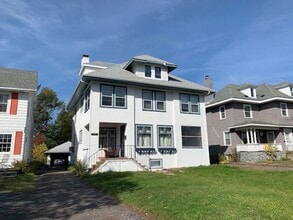 Building Photo - 1825 Woodland Ave