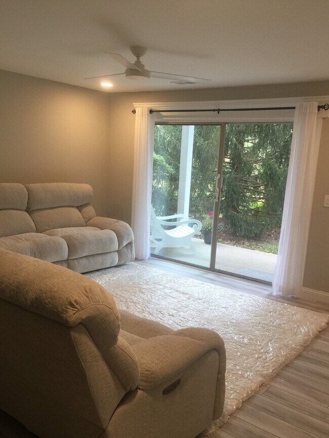 490 Lakeview Dr Unit 102, Wilder, KY 41071 Condo for Rent in Wilder