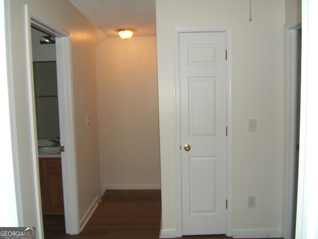 Foto del edificio - 7202 Georges Way