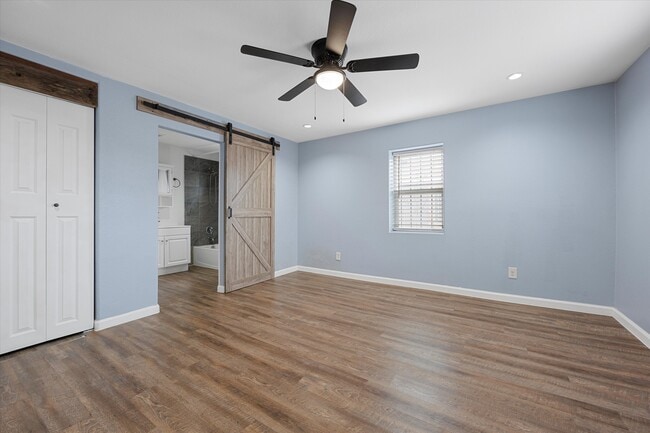 Foto del edificio - 1219 Cunningham Dr