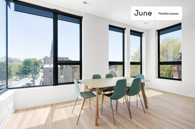 Building Photo - 2122 S Hoyne Ave