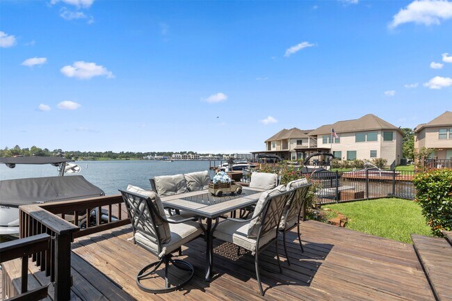 Building Photo - 331 Old Aqua Landing E