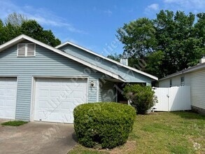 Building Photo - 1712 N Noelle Ave