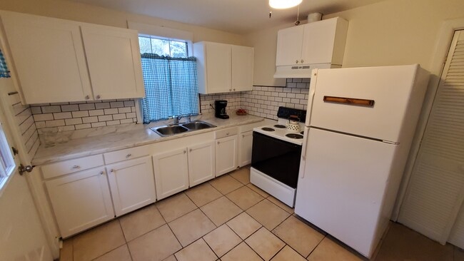 kitchen from - 174 Enota Ave NW