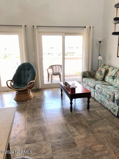 Foto del edificio - 9201 Coast Guard Rd