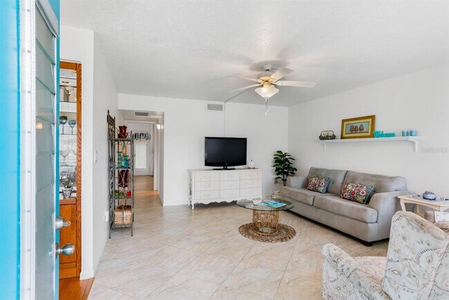 Foto del edificio - 8533 110th St