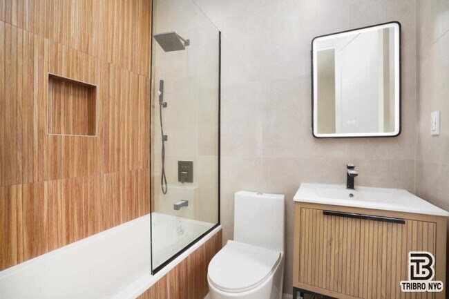 Building Photo - 2 bedroom in Brooklyn NY 11206