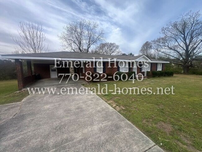 Beautiful cozy 4-side brick ranch home with just over an acre of land! - Beautiful cozy 4-side brick ranch home with just over an acre of land!