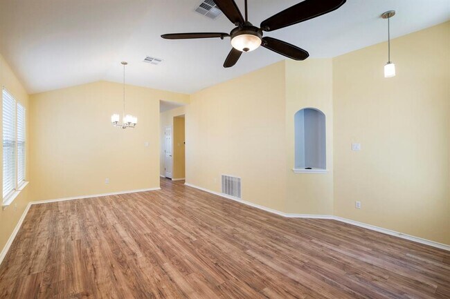 Building Photo - 11221 Los Comancheros Rd