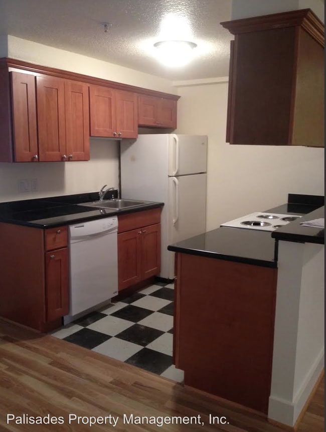 Building Photo - 426 NE 75th Ave