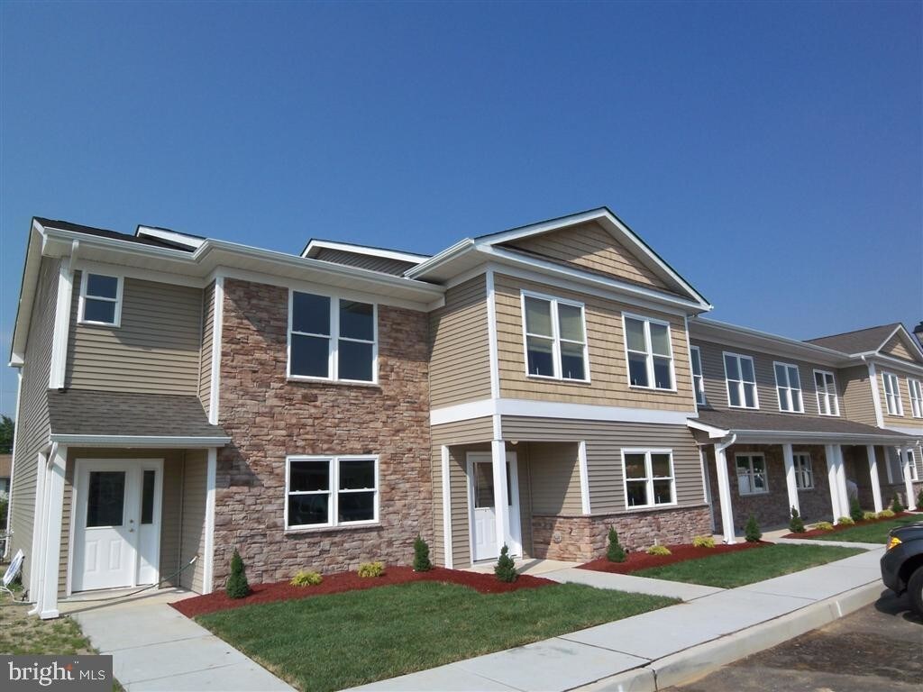 Foto principal - 1 Whitaker Ave