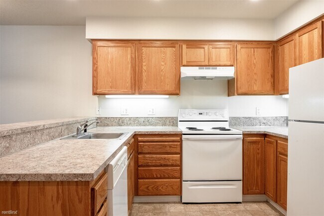 Building Photo - 2 br, 1.5 bath Townhome - 5292 Southwest 1...