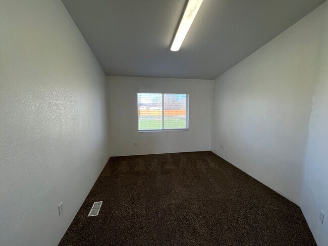 Foto del edificio - **Move-in Discount** 3 bedroom, 2 bathroom house with large office