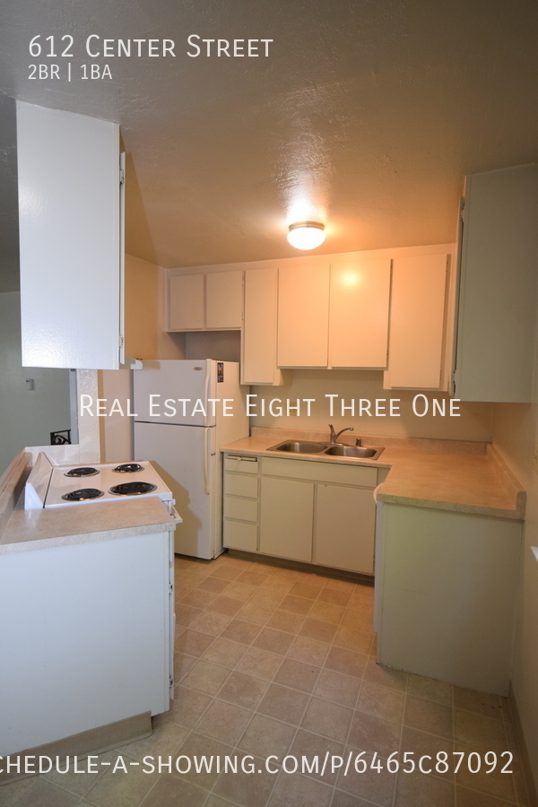 Building Photo - Capitola 2 bed / 1 bath unit in duplex wit...