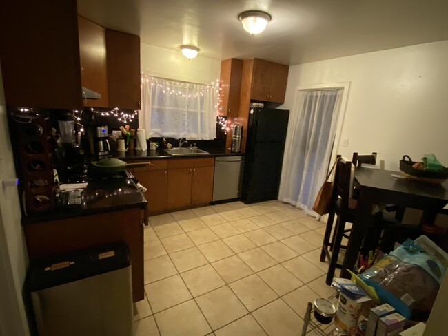 Building Photo - 7302 Bodega Ave