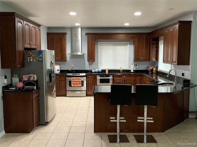 Building Photo - 3950 Mitra Ct