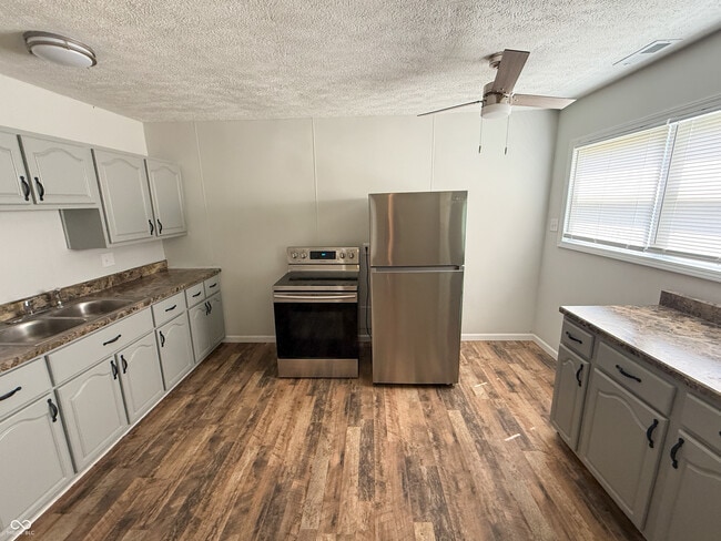 Building Photo - 4109 Weaver Ave