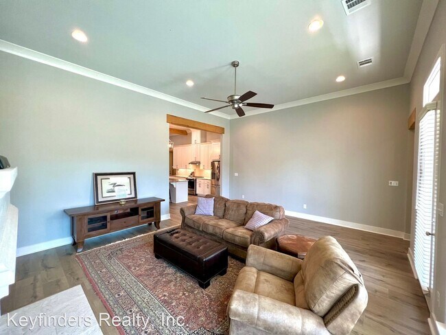 Foto del edificio - 3 br, 2 bath House - 12108 Rotterdam Avenue