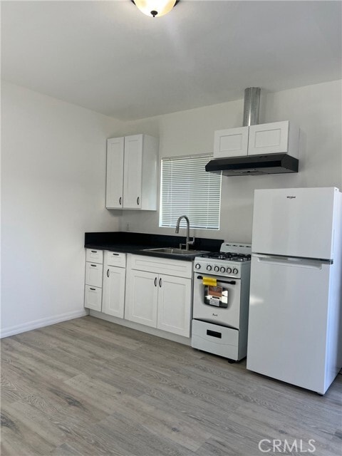 Foto del edificio - 18740 Valerio St