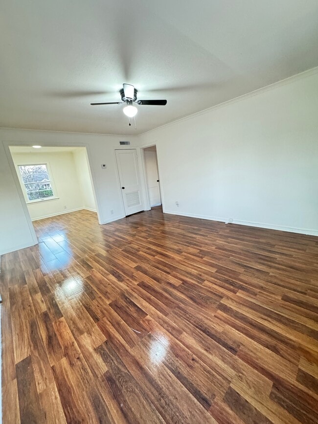 Foto del edificio - 1436 S Hickory Ave