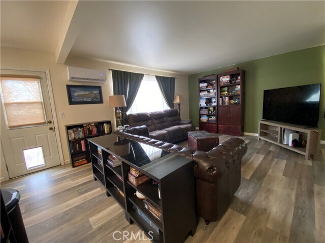 Foto del edificio - 917 Evergreen Ln