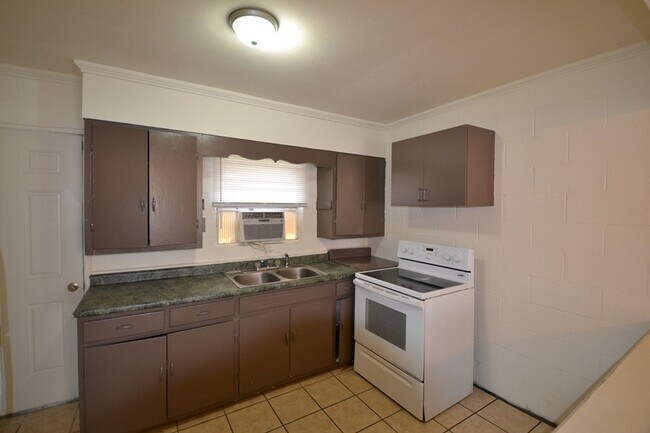Foto del edificio - Duplex in Historic Downtown Monroe