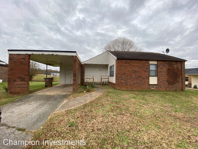 Building Photo - 3 br, 1 bath House - 311 Olsen Drive