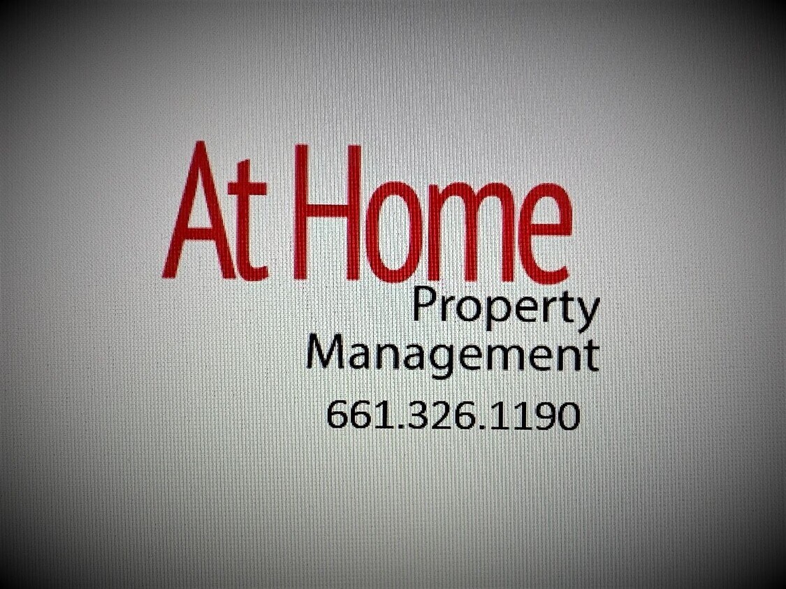 Foto principal - SW Bakersfield 3 Bedroom, 2 Bathroom House