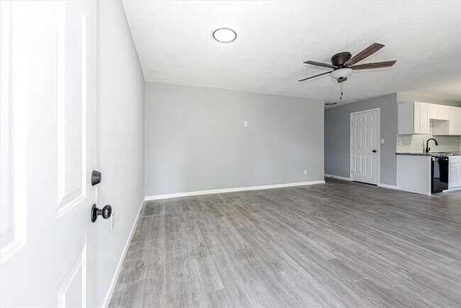 Building Photo - 154 Pine Hollow Ln