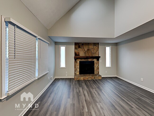 Building Photo - 5657 Riding Woods Dr SW