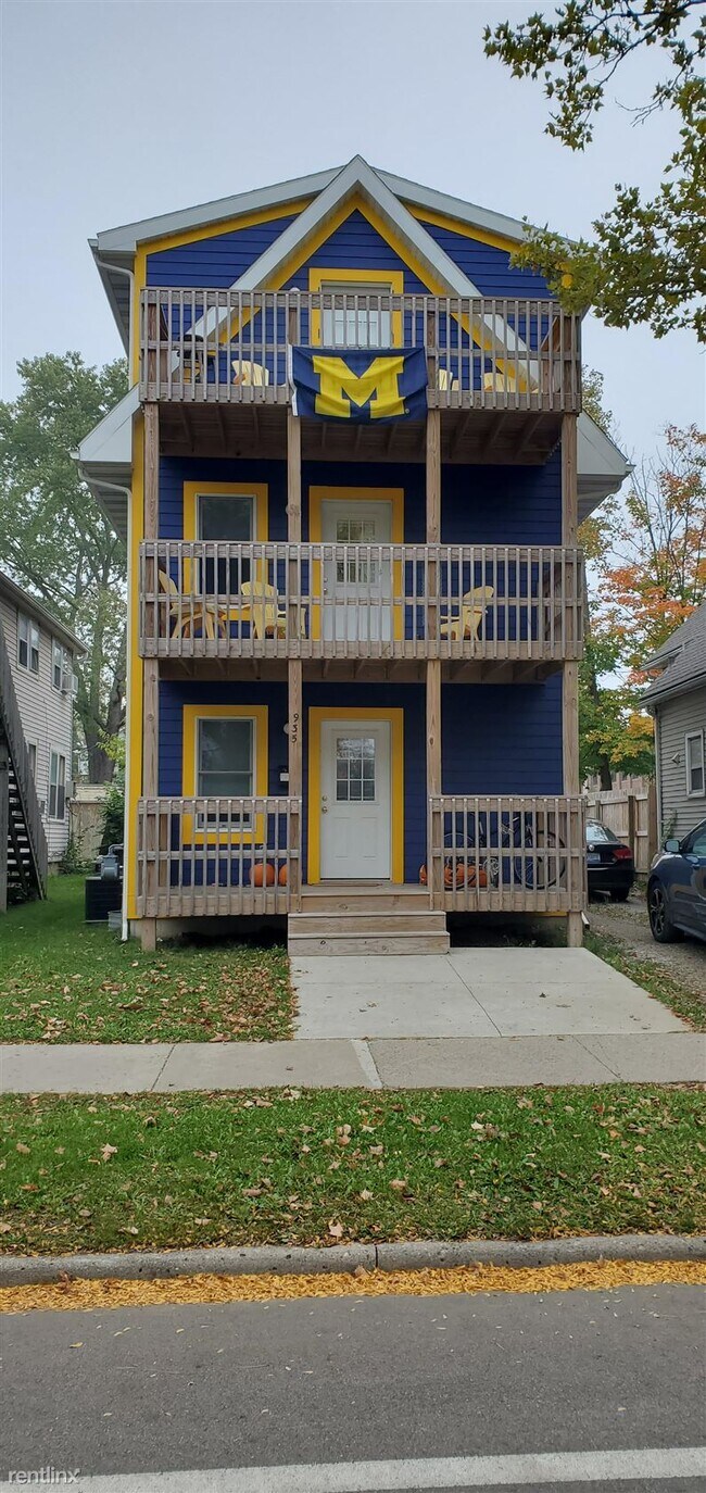 Foto del edificio - 5 br, 4 bath House - 935 S Division St
