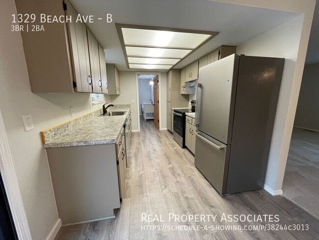 Building Photo - 1329 Beach Ave
