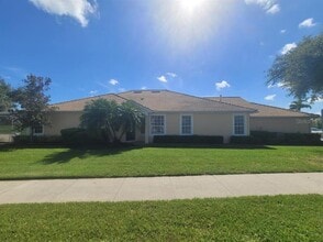 Building Photo - 4665 Whispering Oaks Dr