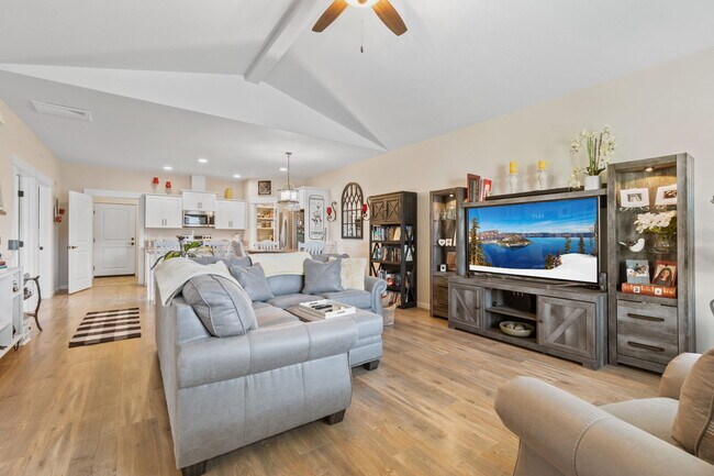 Foto del edificio - 187 Mellecker Way