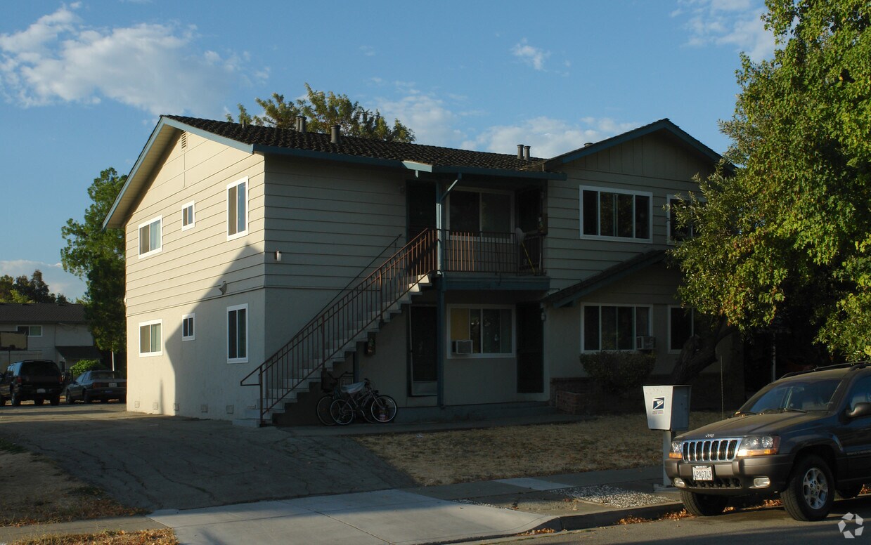 1116 Shirley Drive Apartments in Milpitas, CA