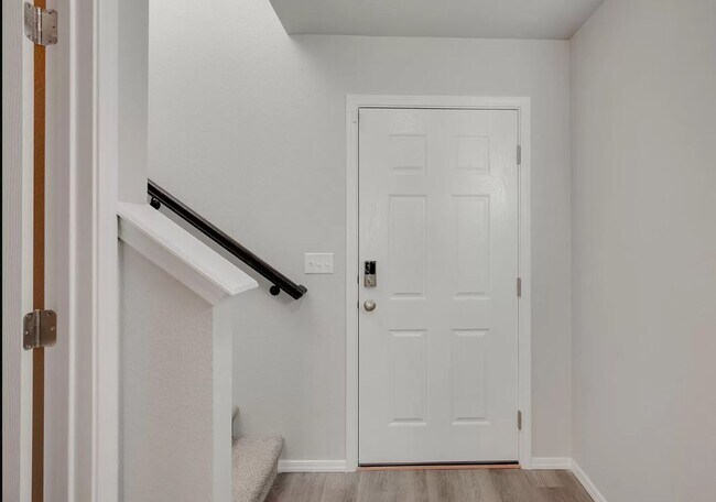 Foto del edificio - Beautiful brand new 3 bed/2.5 bath home in...