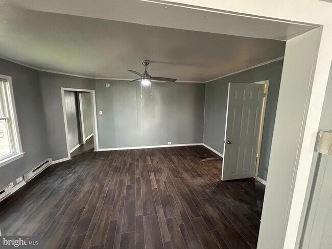 Foto del edificio - 234 W 7th St