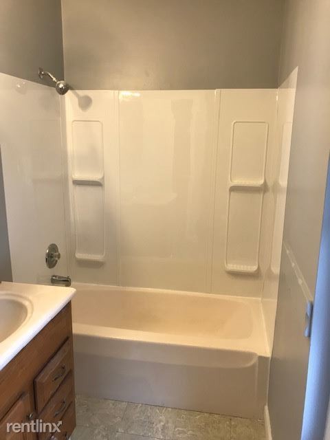 Building Photo - 2 br, 1 bath Duplex - 123 Horseheads Blvd ...