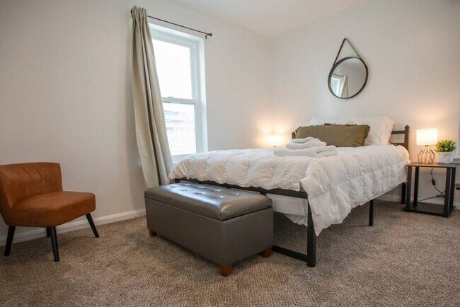 Building Photo - 239 N Center St