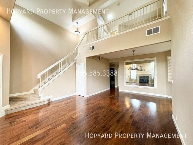 Building Photo - 39882 Potrero Dr