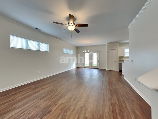 Building Photo - 625 Summer Hill Way